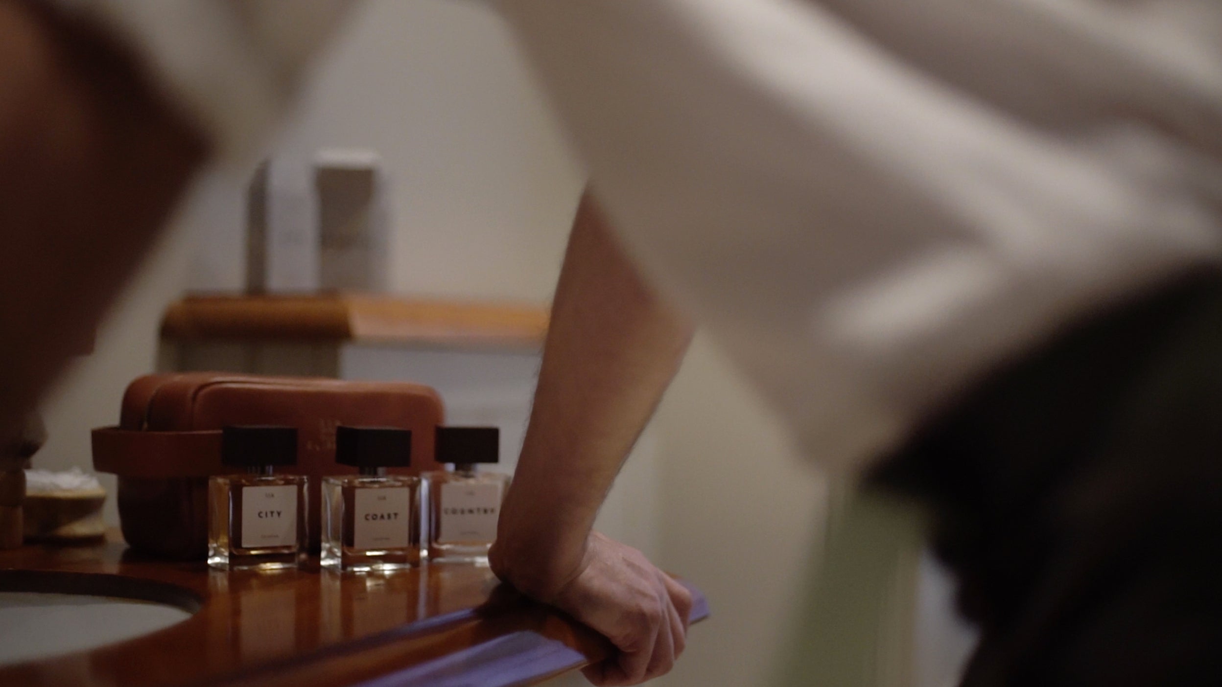 What do Thomas Clipper's men's aftershaves and colognes smell like?